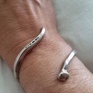 Uno de 50 Iconic Nail Cup Bracelet